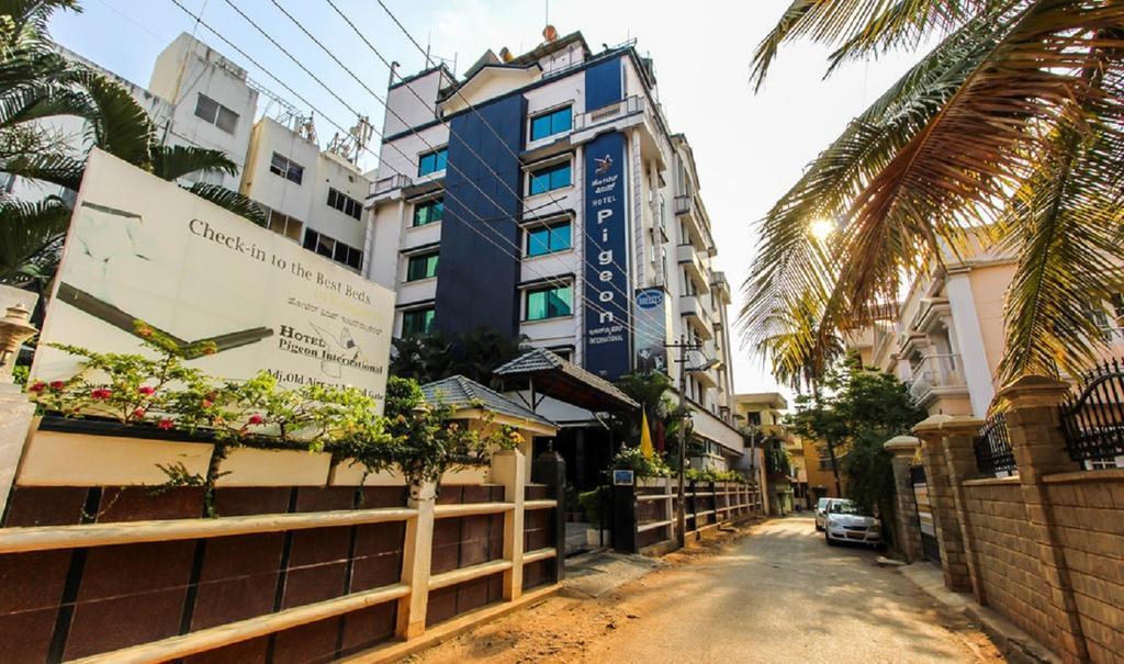Hotel Pigeon International Bangalore Exteriör bild