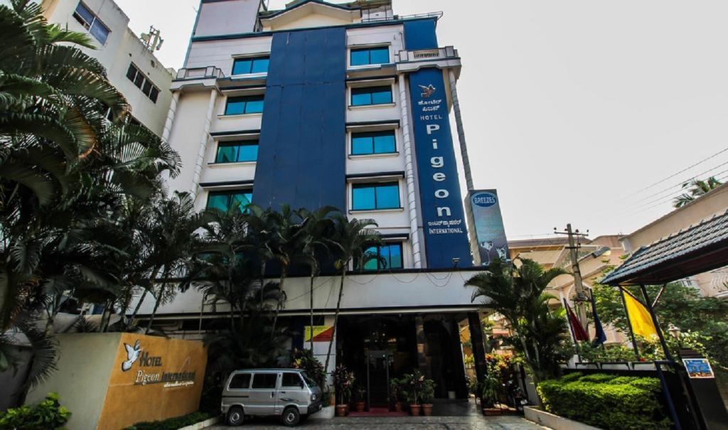 Hotel Pigeon International Bangalore Exteriör bild