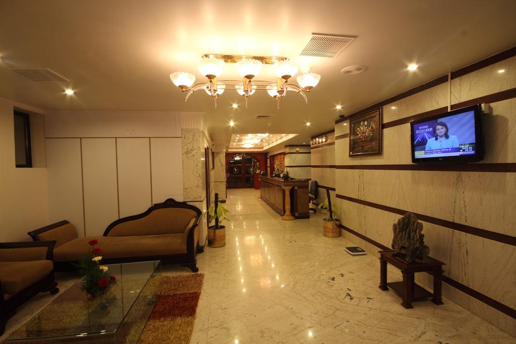 Hotel Pigeon International Bangalore Exteriör bild