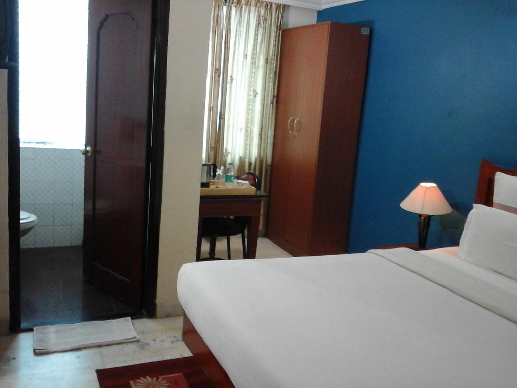 Hotel Pigeon International Bangalore Exteriör bild