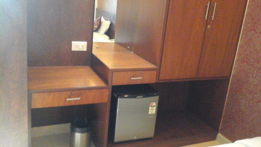 Hotel Pigeon International Bangalore Exteriör bild