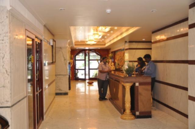 Hotel Pigeon International Bangalore Exteriör bild