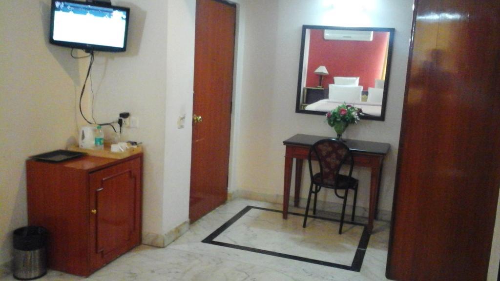 Hotel Pigeon International Bangalore Exteriör bild