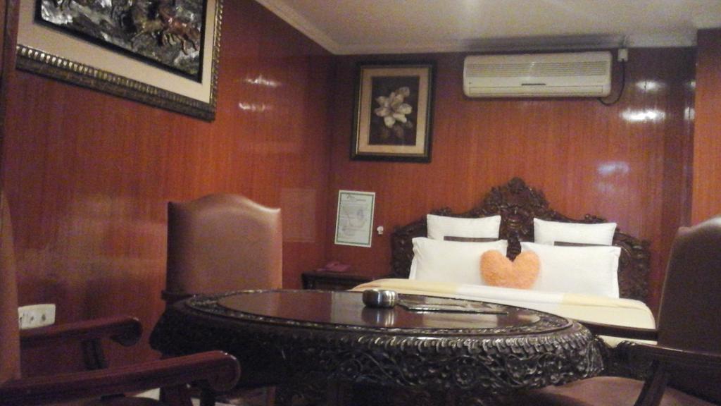 Hotel Pigeon International Bangalore Exteriör bild