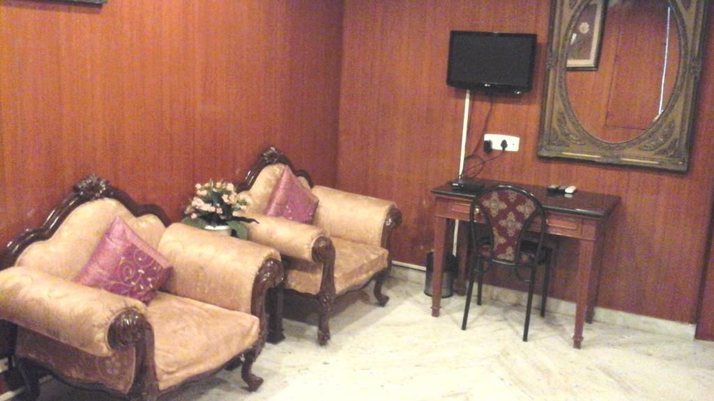 Hotel Pigeon International Bangalore Exteriör bild